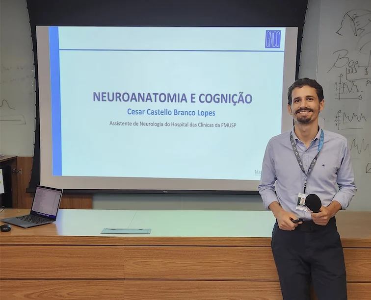 Aula sobre neuroanatomia e cognição no curso de Neuropsicologia da Prof. Eliane Miotto